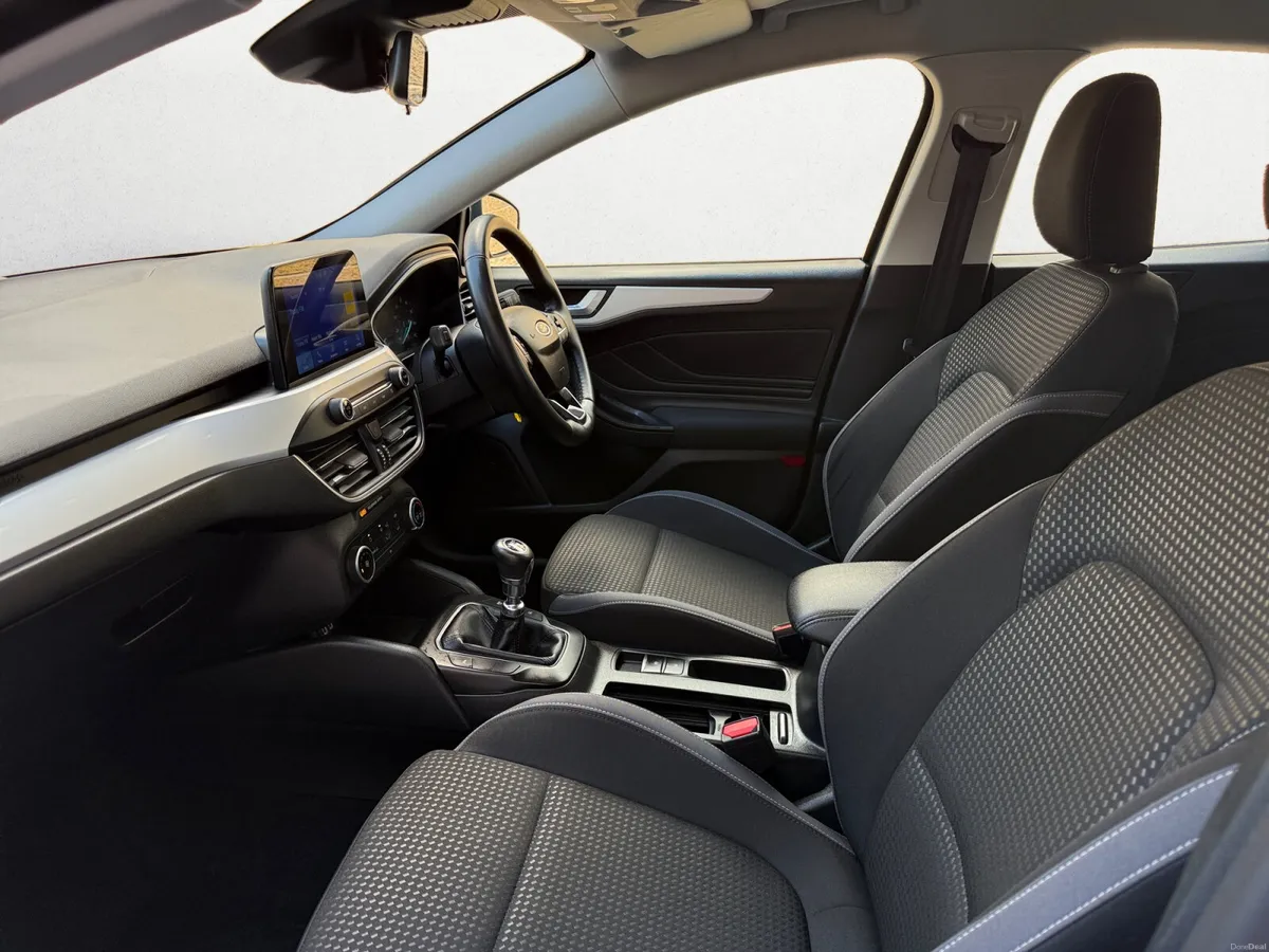 2022 Ford Focus 1.5 TDCI ZETEC 120BHP - Image 6