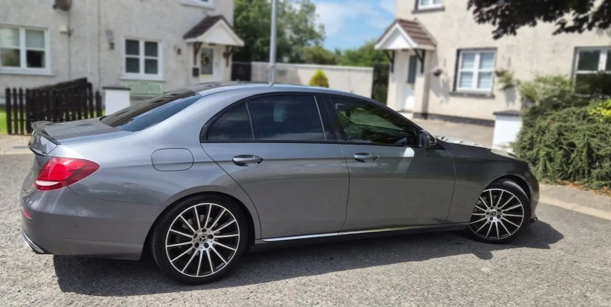 Mercedes-Benz E- Class - Image 2