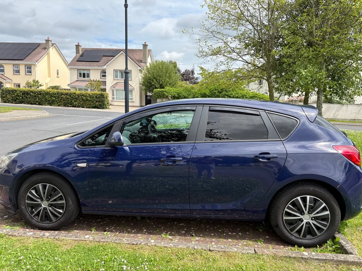 Vauxhall Astra 1.7 CDTI ECOFLEX 2014 - Image 5