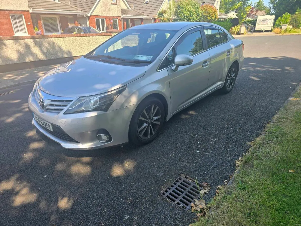 2012 Toyota Avensis - Image 2