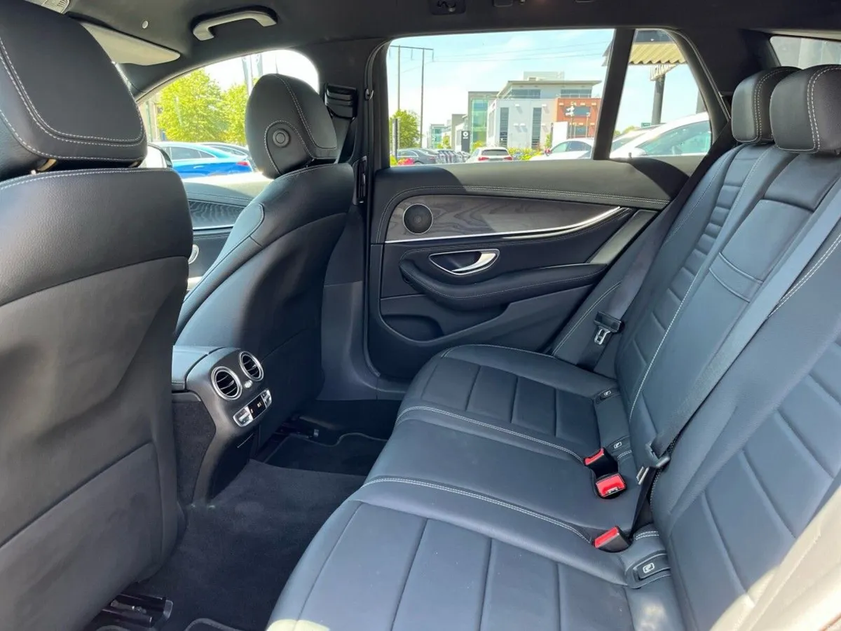 Mercedes-Benz E-Class E 300DE AMG Line Premium Est - Image 4