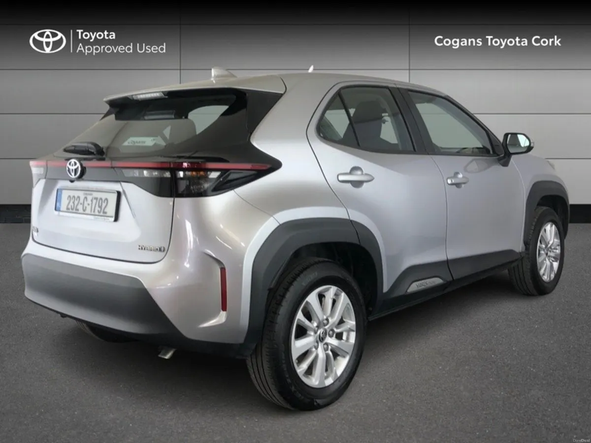 Toyota Yaris Cross CR LUNA 4DR AUTO - Image 2