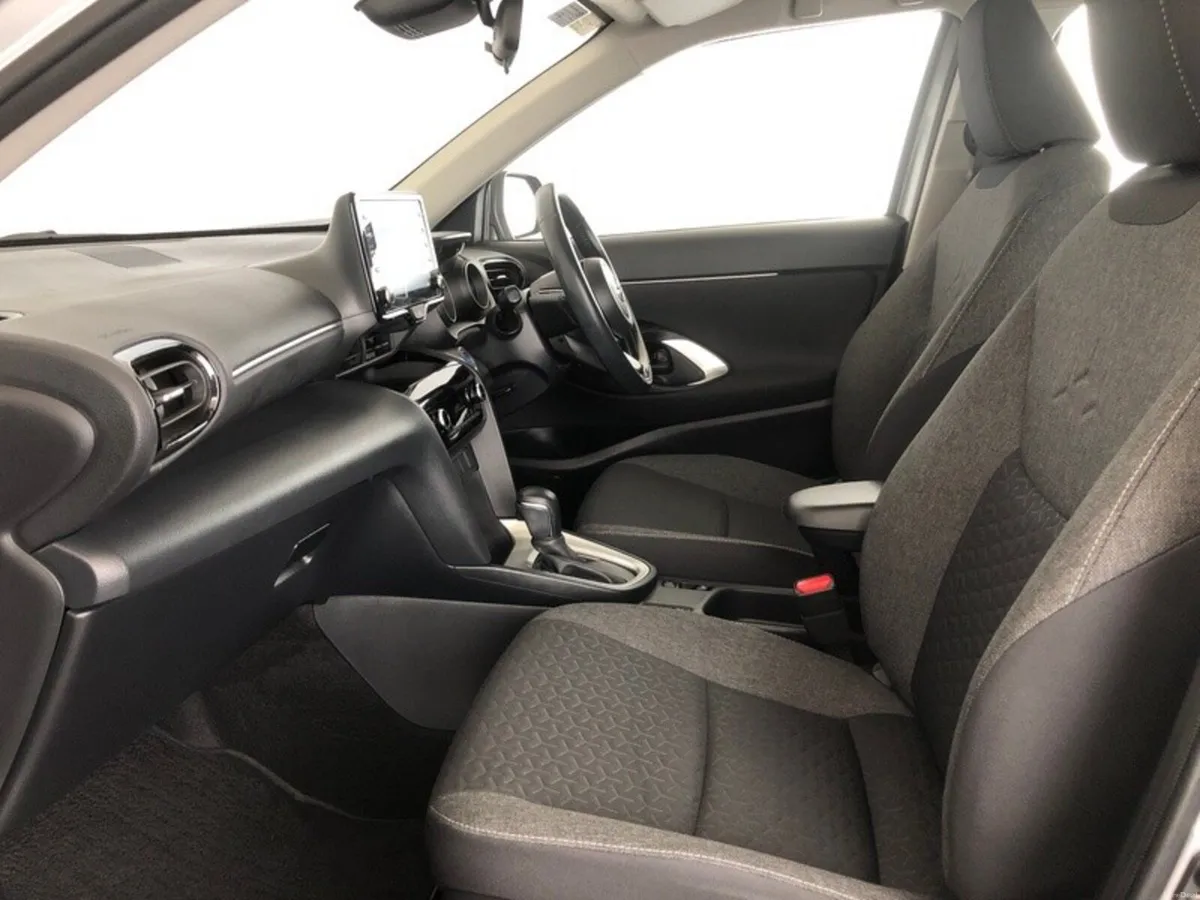 Toyota Yaris Cross CR LUNA 4DR AUTO - Image 6