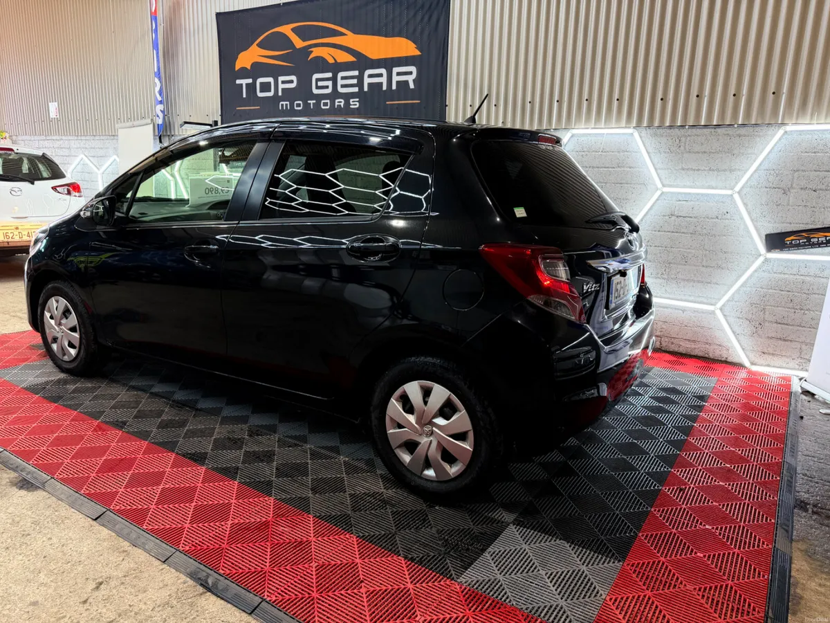 152 Toyota Yaris/ Vitz 1.3 Petrol Automatic - Image 2