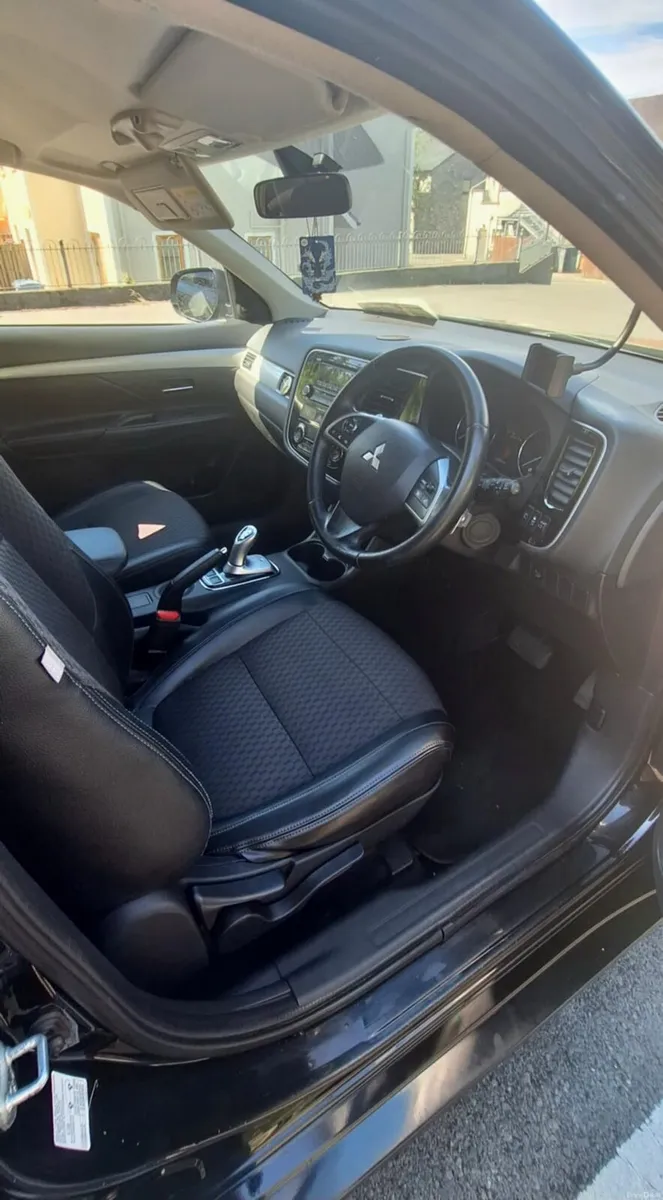 Mitsubishi Outlander - Image 5