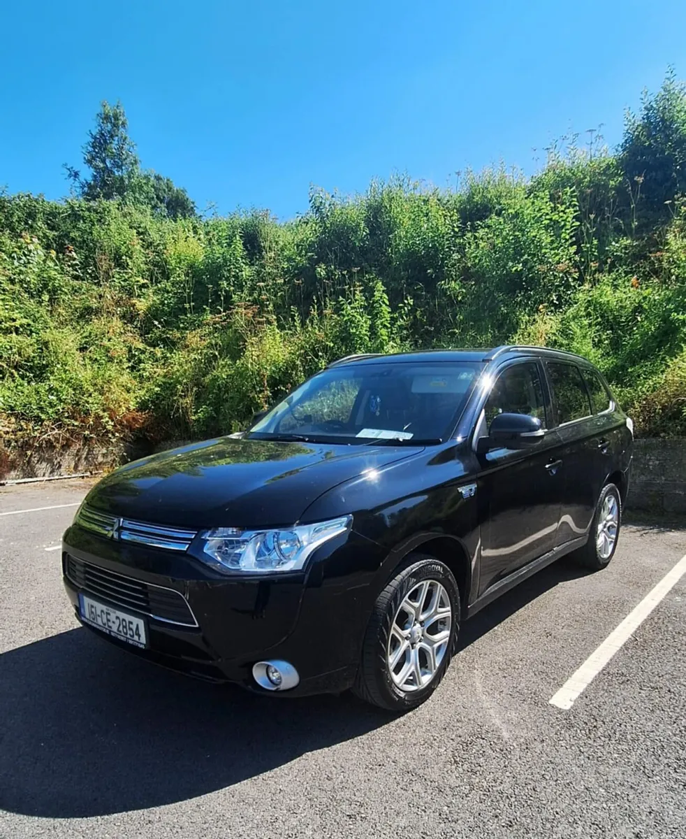 Mitsubishi Outlander - Image 1