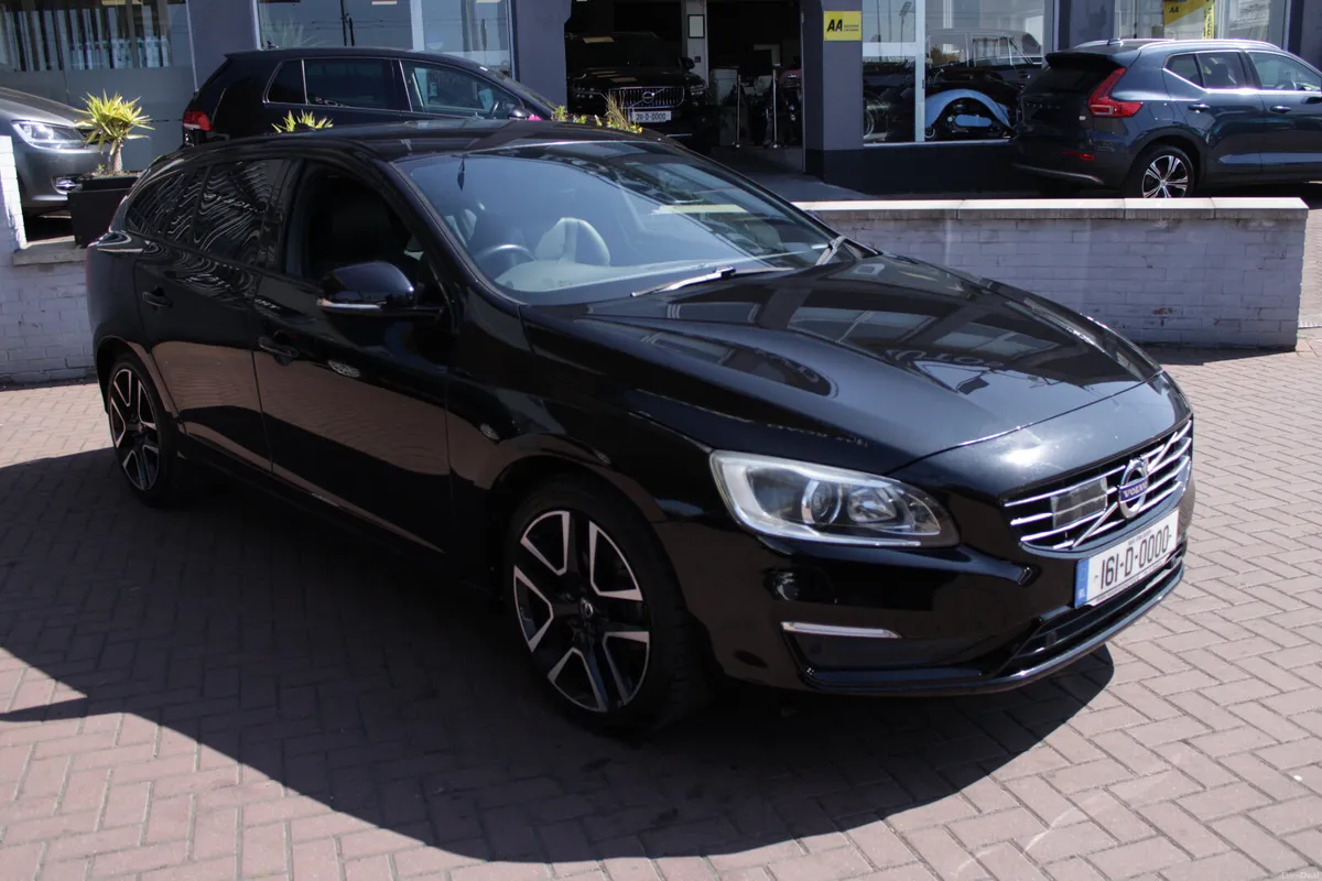 2016 VOLVO V60 D4 5DR ESTATE AUTOMATIC - Image 2