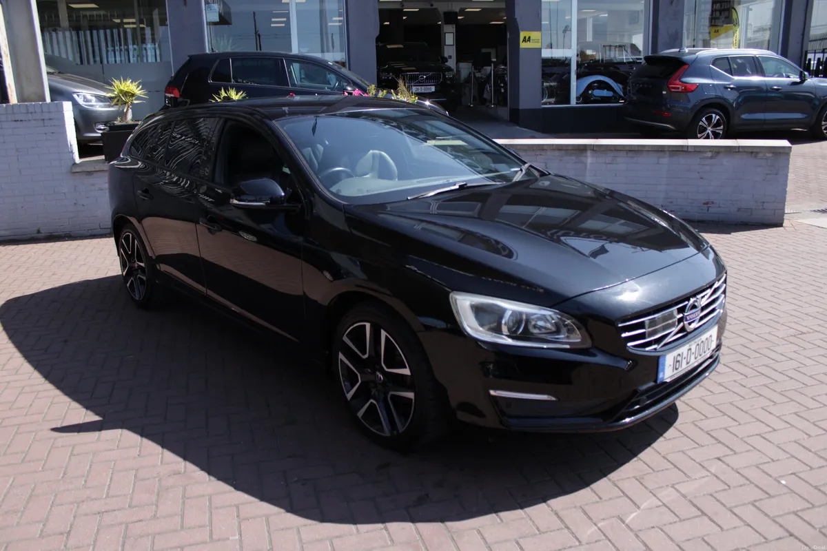 2016 VOLVO V60 D4 5DR ESTATE AUTOMATIC - Image 1