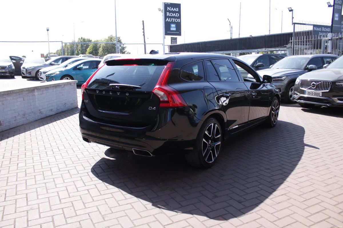 2016 VOLVO V60 D4 5DR ESTATE AUTOMATIC - Image 4