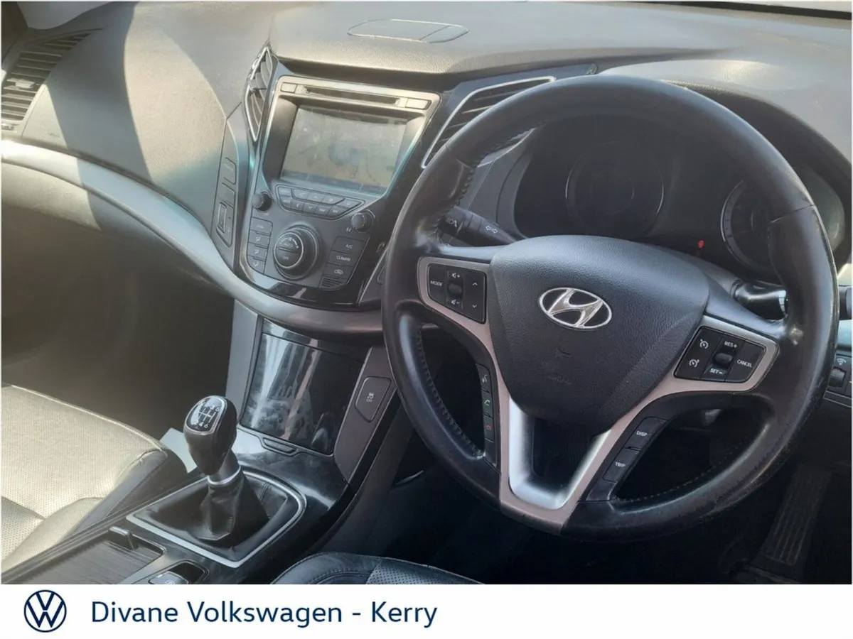 Hyundai i40 PREMIUM SUNROOF 1.7 DlESEL - Image 4