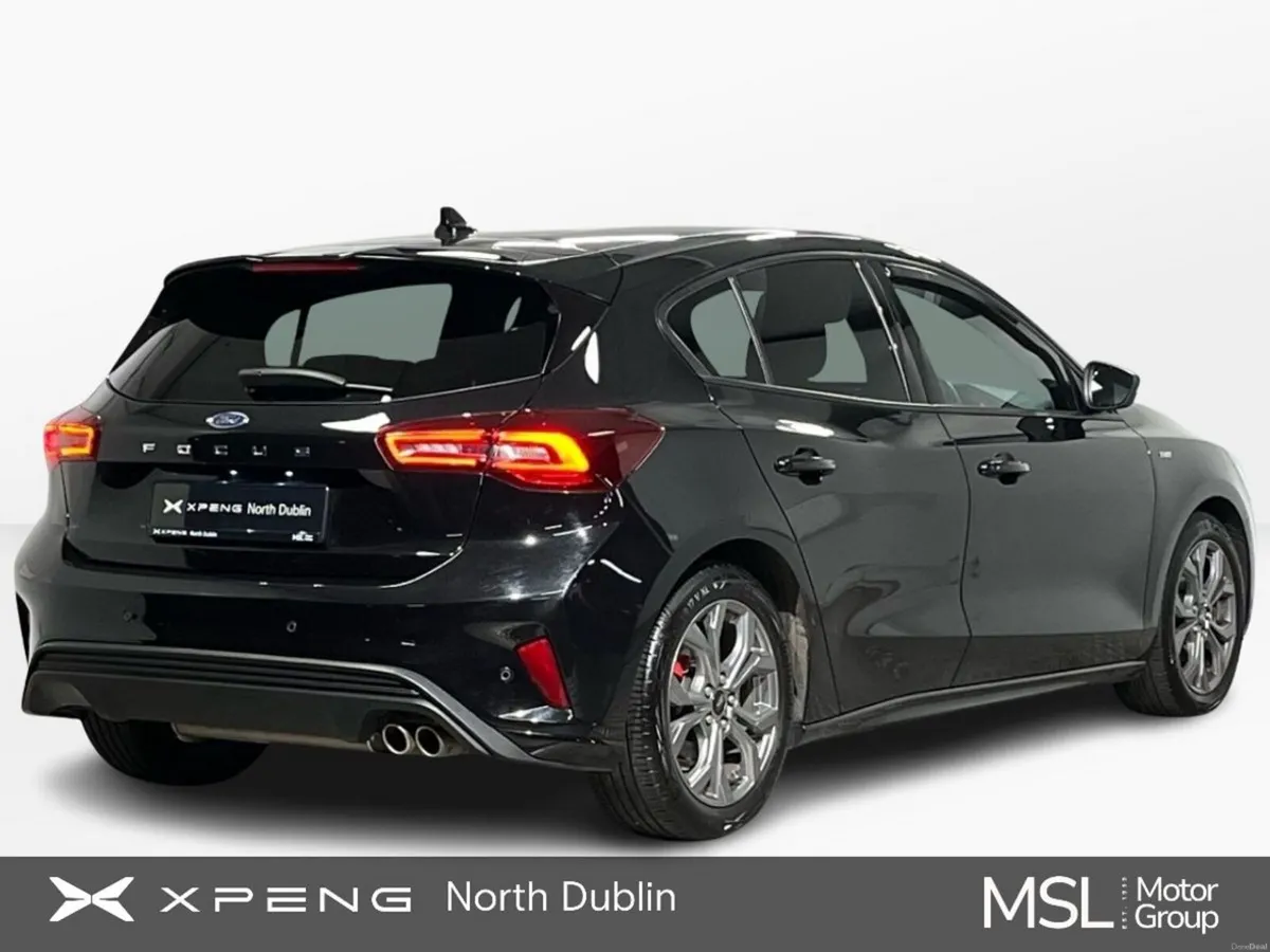 Ford Focus ST-Line X 1.0L EcoBoost 125PS - Parking - Image 3