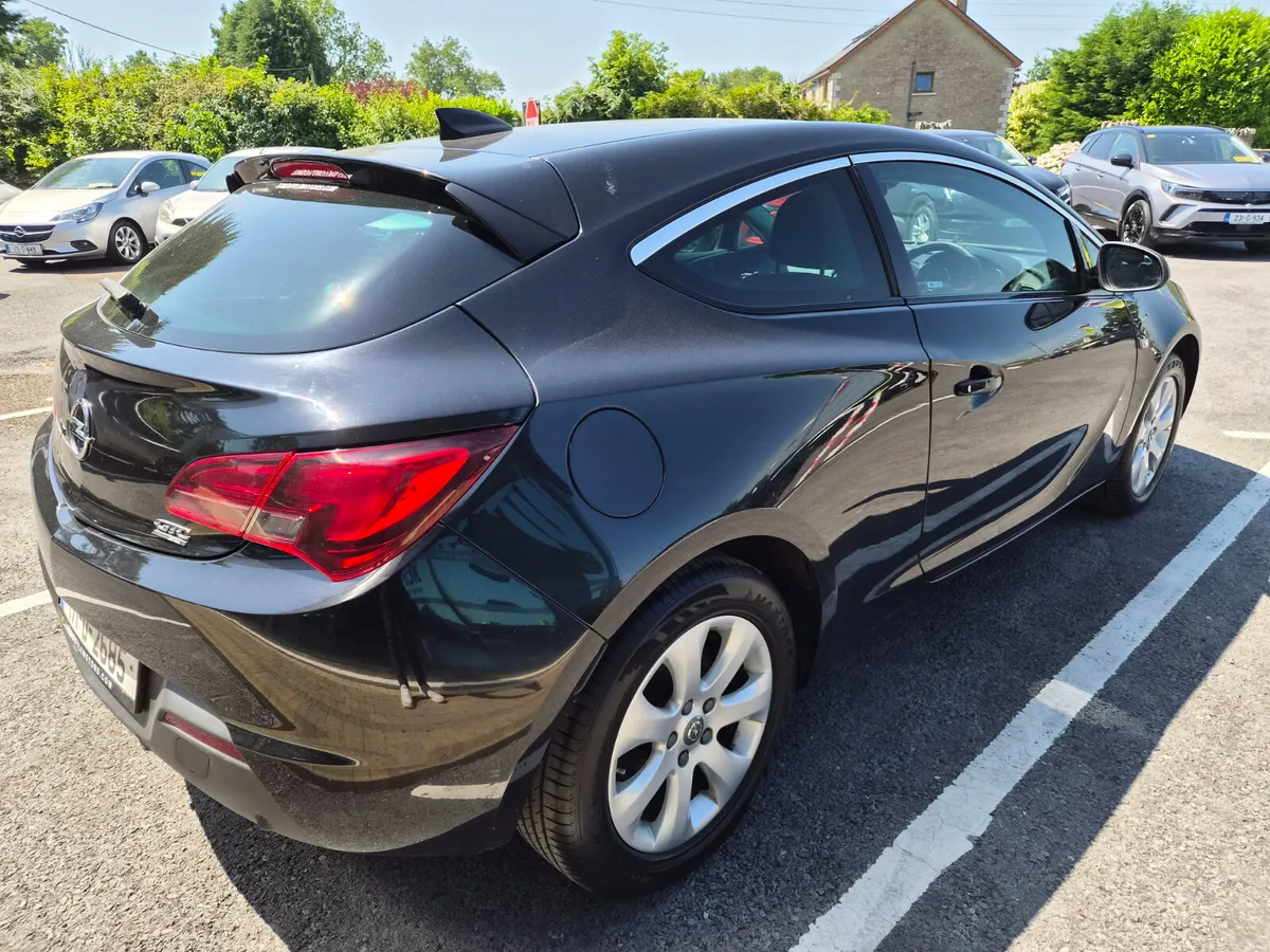 Opel Astra GTC 2017 1.4L Petrol Manual - Image 3