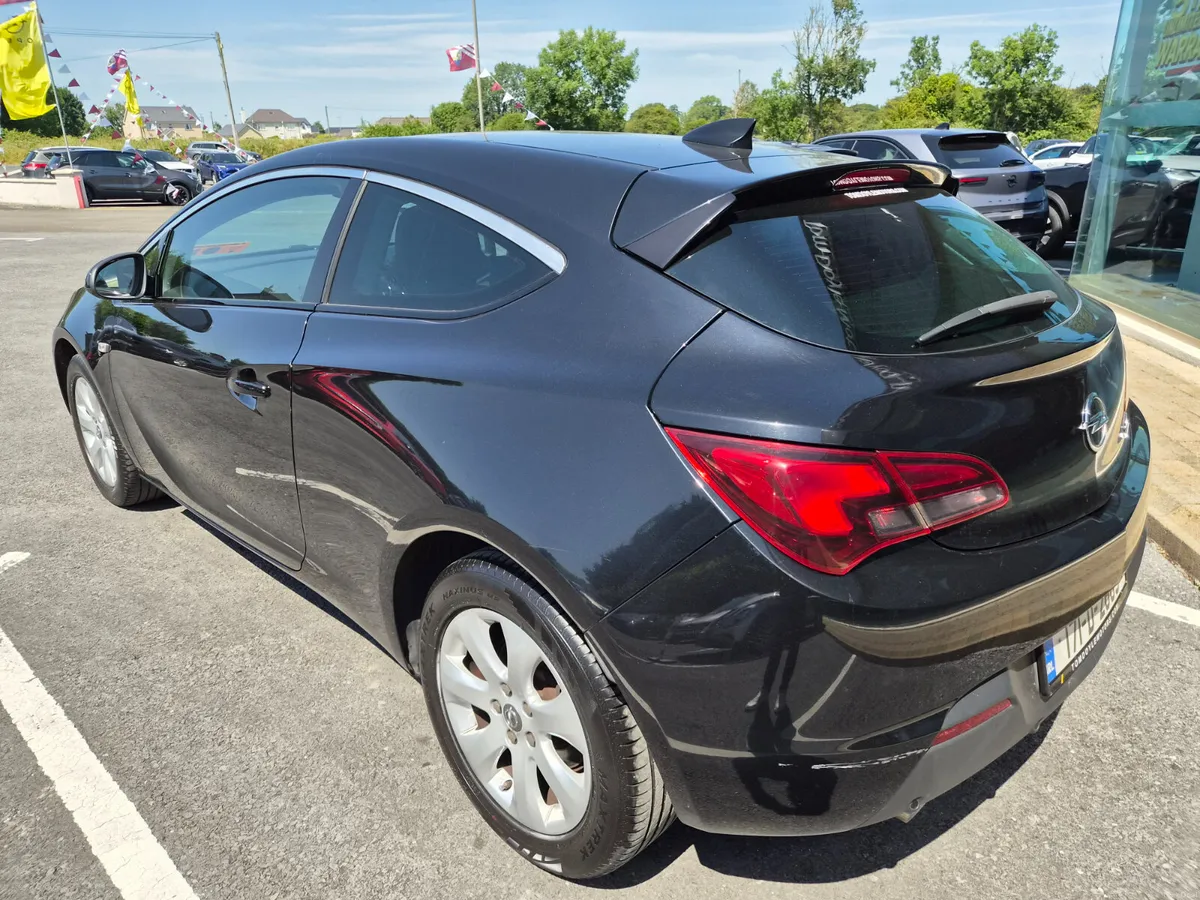 Opel Astra GTC 2017 1.4L Petrol Manual - Image 6