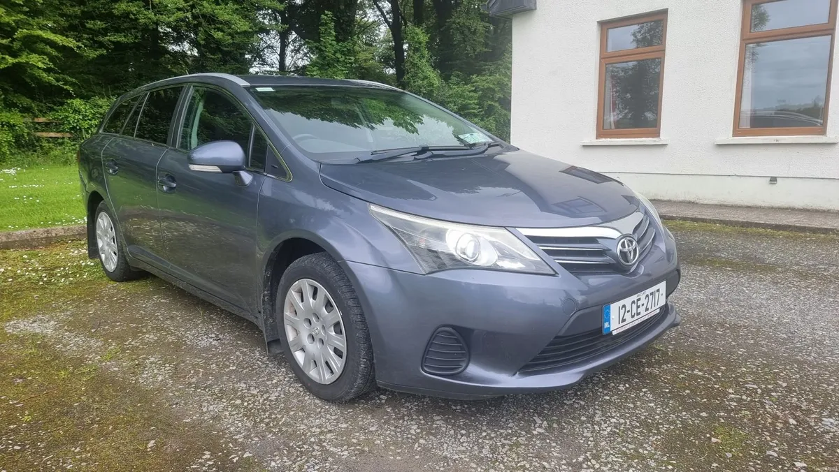 2012 Toyota Avensis 2.0 D-4D Estate - Image 1
