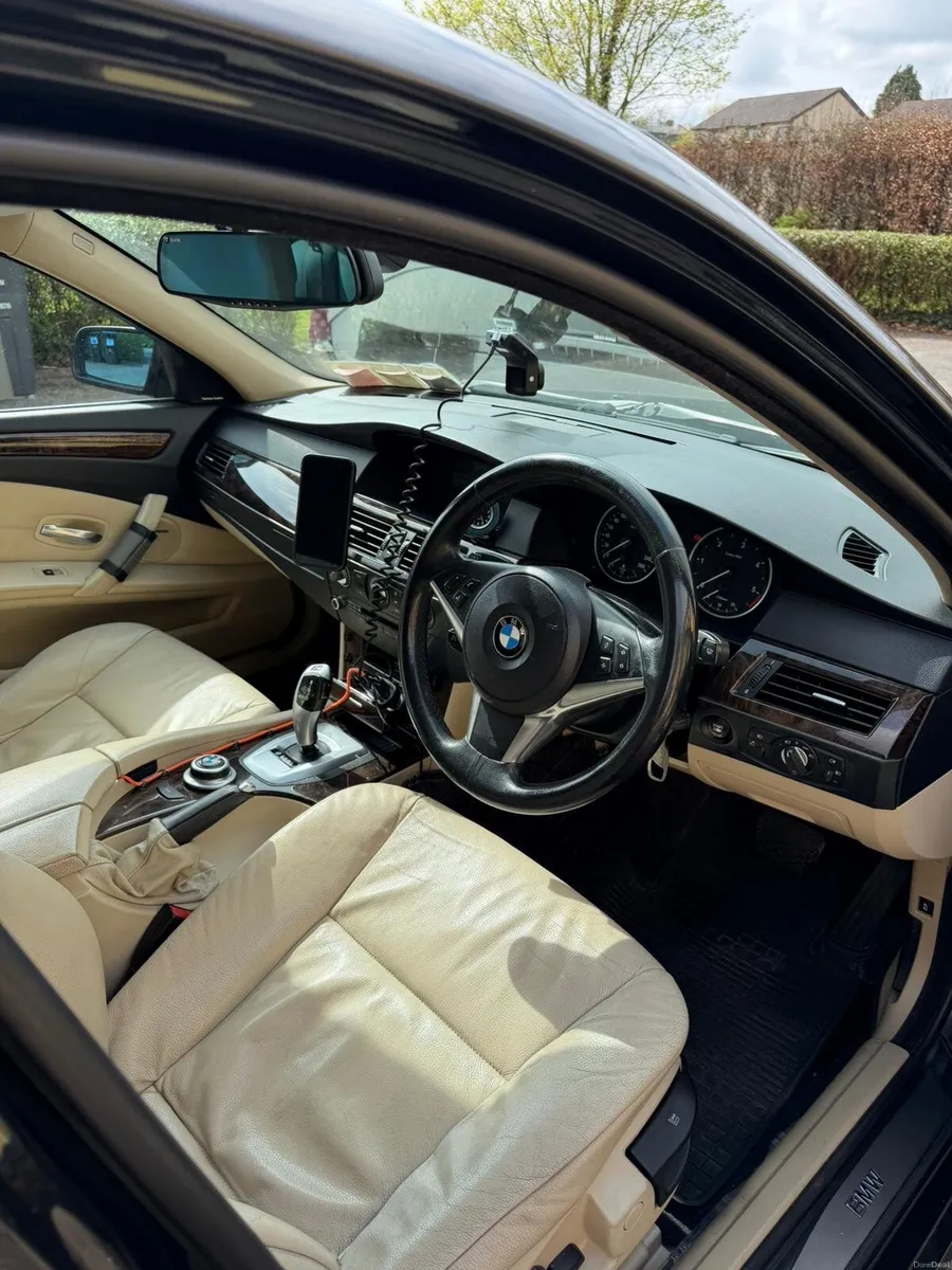 BMW 5-Series 2008 - Image 1