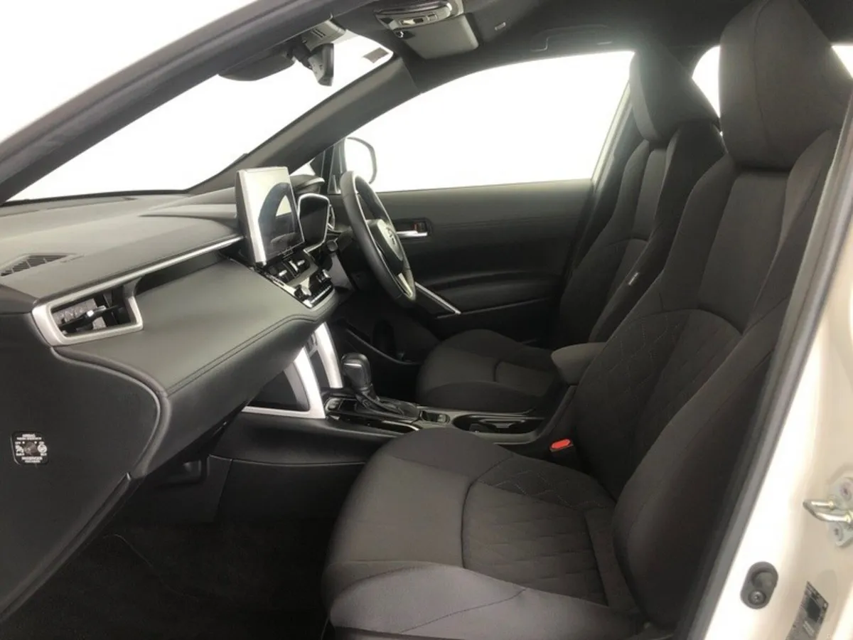 Toyota Corolla Cross - Image 6