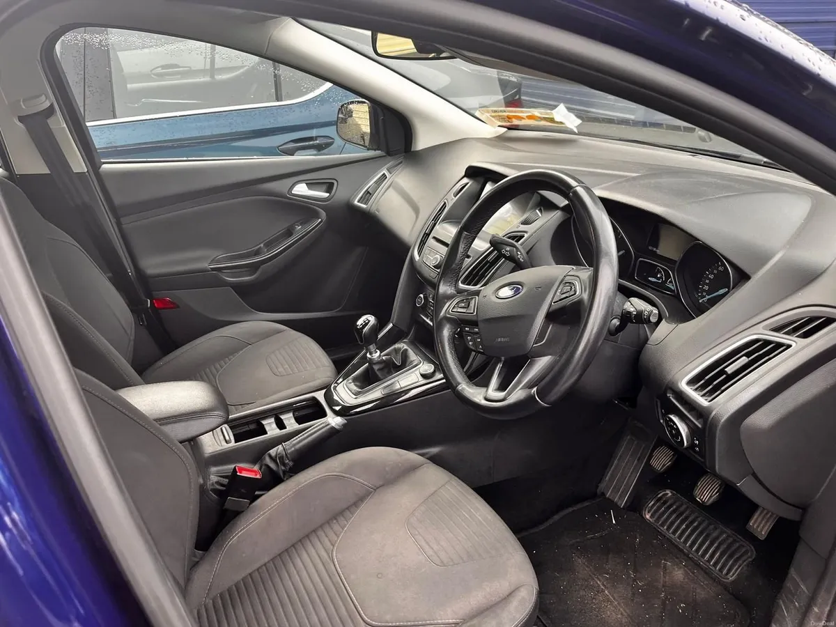 Ford Focus 2018 - Image 2