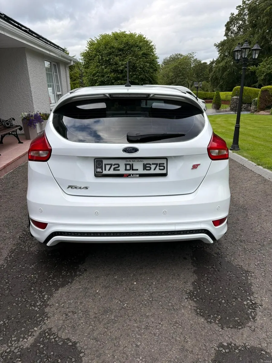 Ford Focus 2017 - Image 2