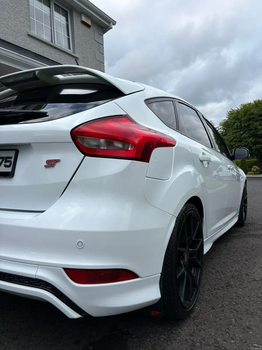 Ford Focus 2017 - Image 3