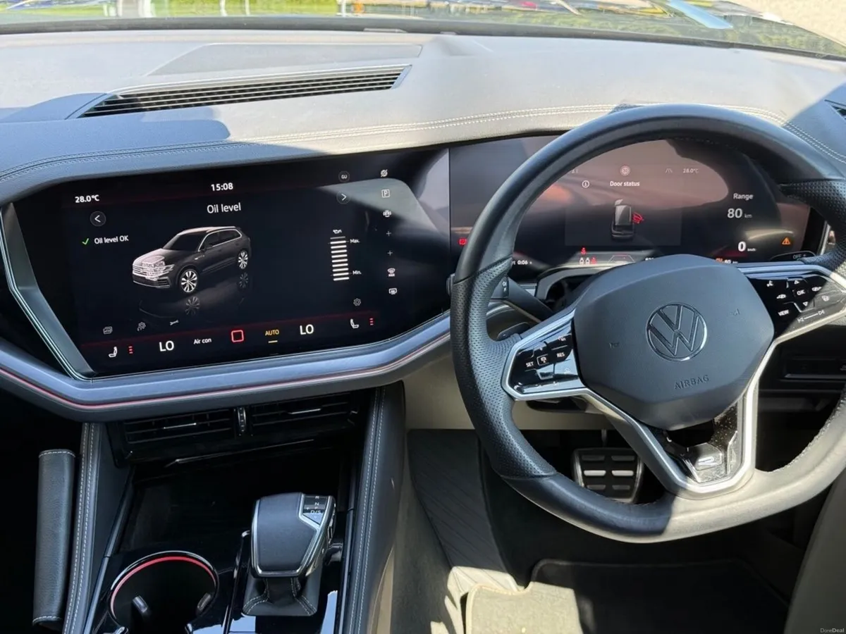Volkswagen Touareg 3.0TDI 231HP R LINE 4Motion DSG - Image 5