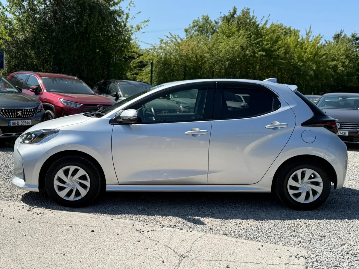 2020 Toyota Yaris 1.5 PETROL HYBRID AUTO - Image 6