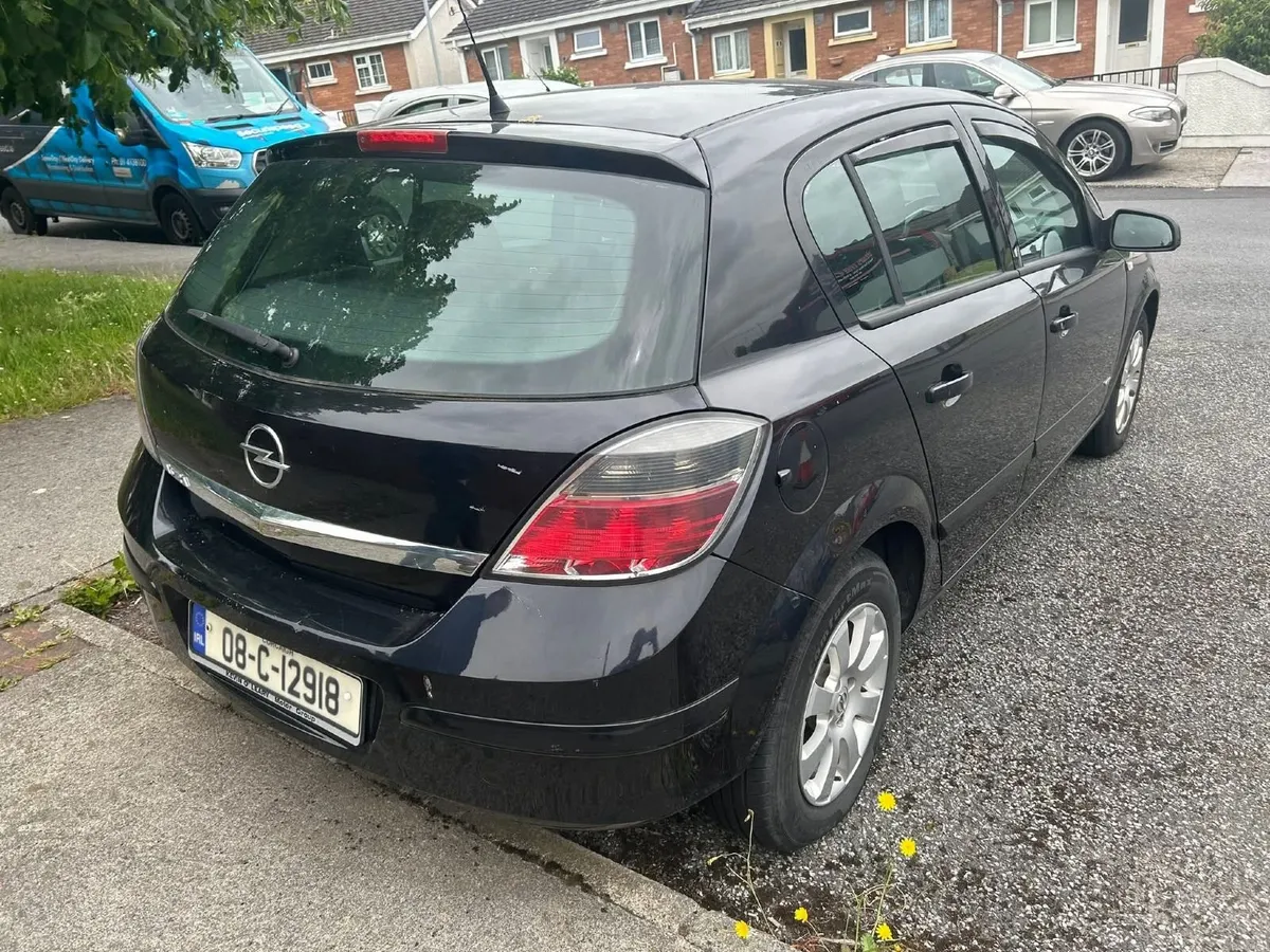 Opel Astra 2008 - Image 2