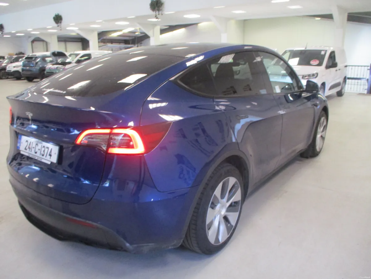Tesla Model Y 2024 - Image 4