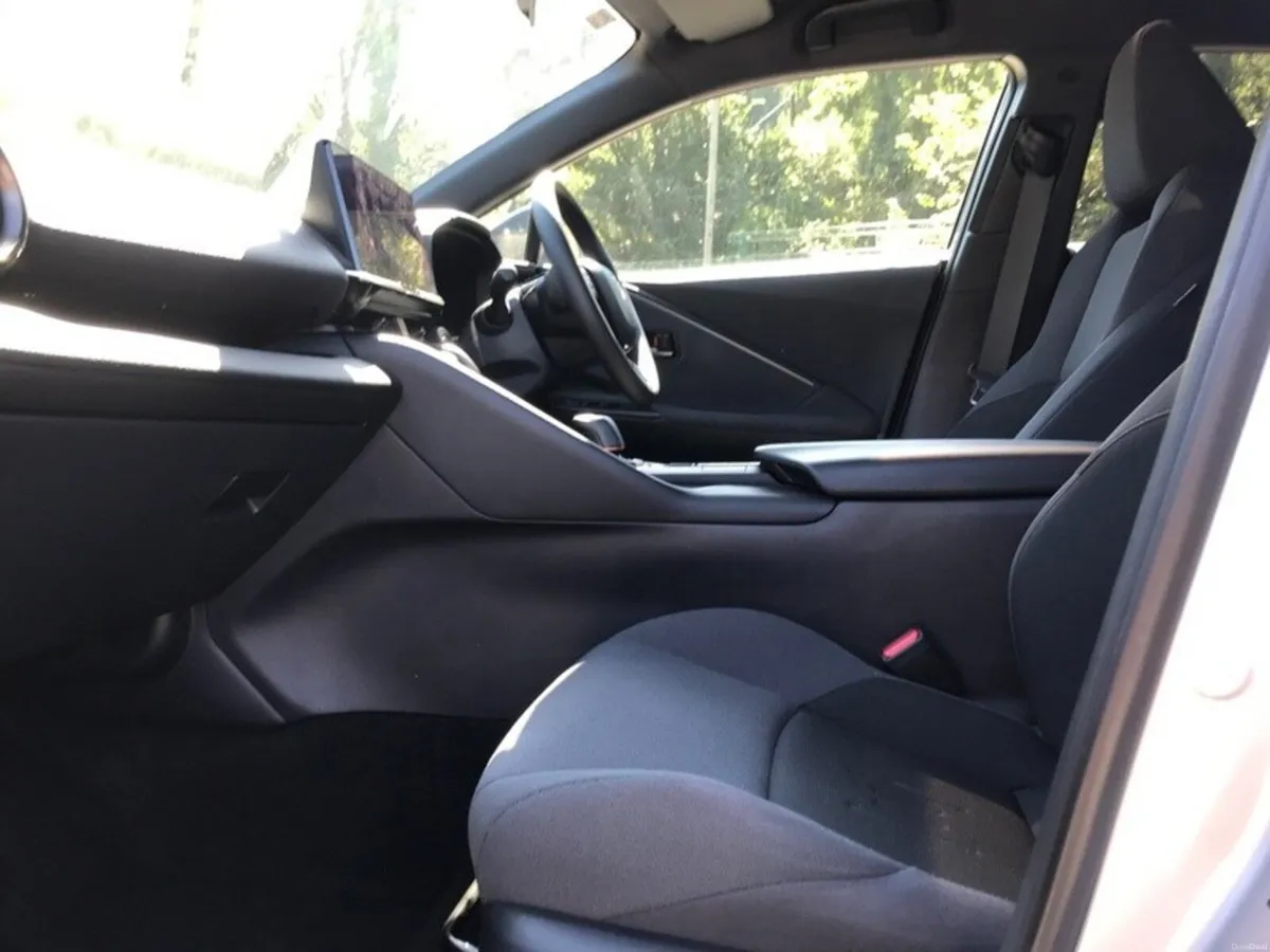 Toyota C-HR HYBRID SPORT+ - GRANDONS - Image 6