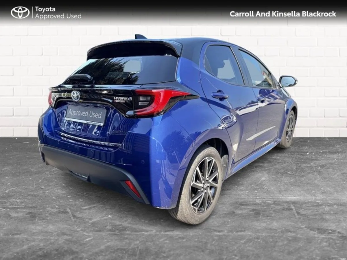 Toyota Yaris Hybrid Luna Sport - Image 2
