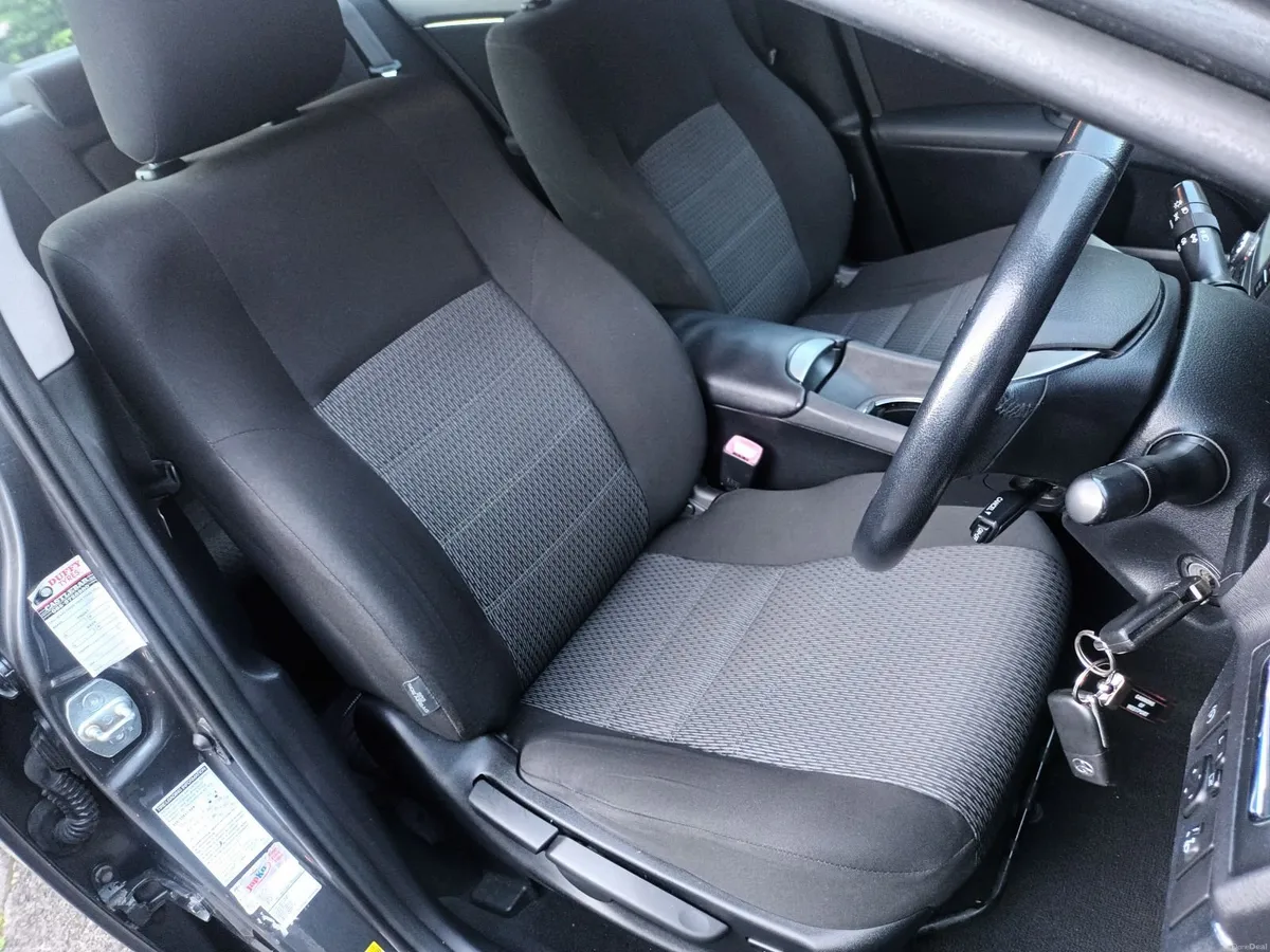 Toyota Avensis 2014 - Image 2