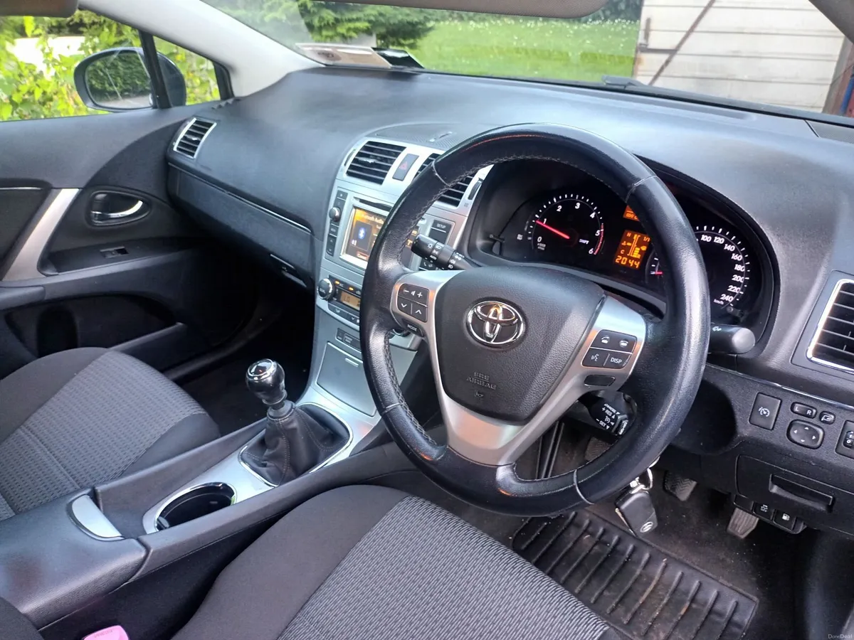 Toyota Avensis 2014 - Image 4