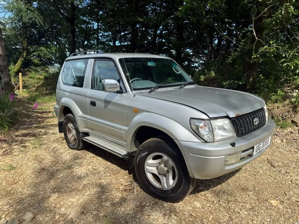 2000 Toyota Land Cruiser - Image 1