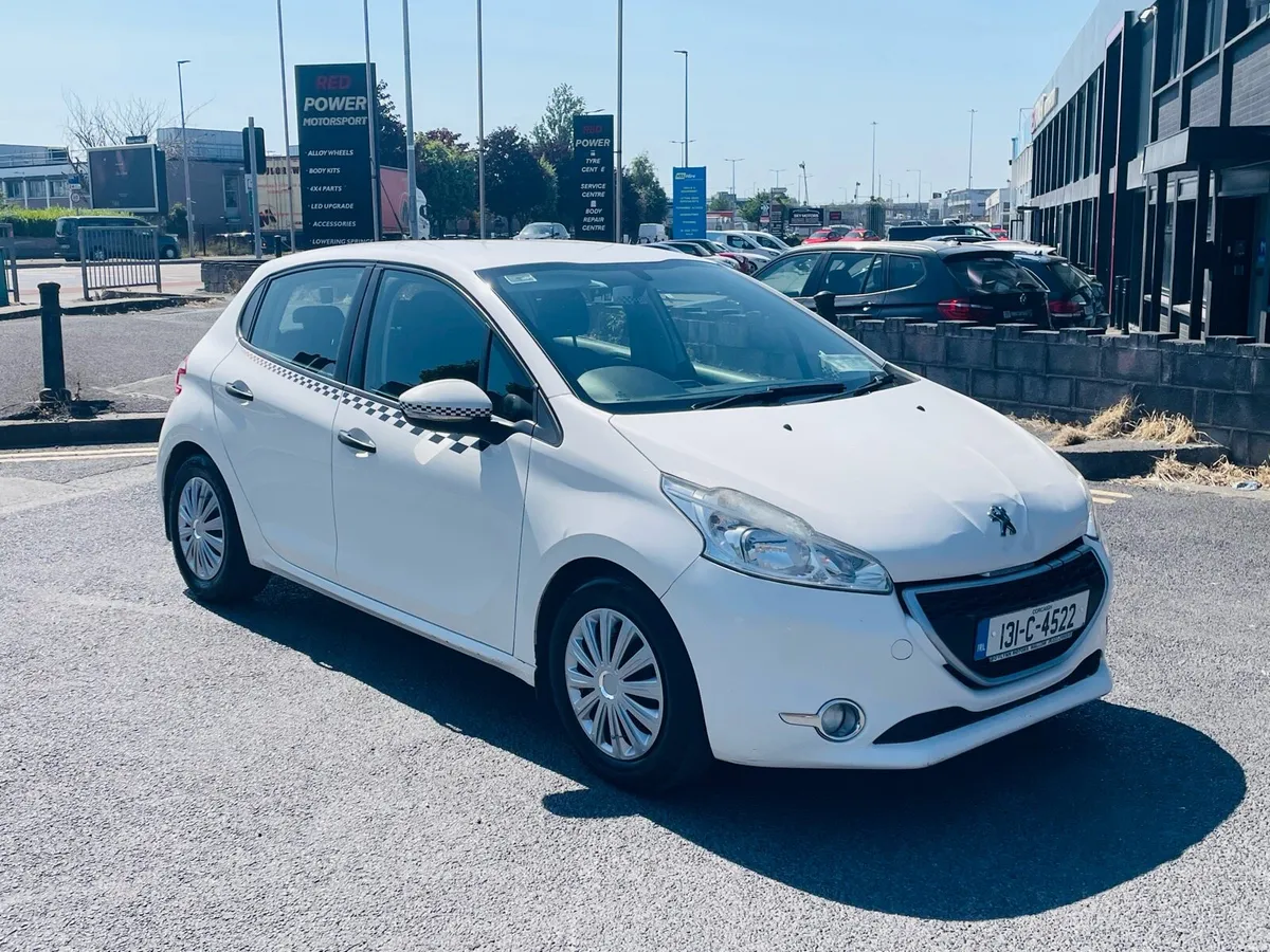Peugeot 208 - Image 1