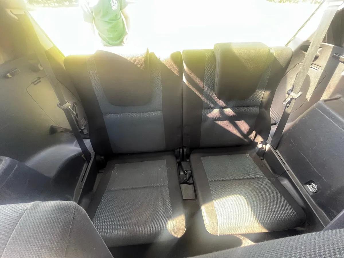 Toyota Corolla Verso car - Image 1