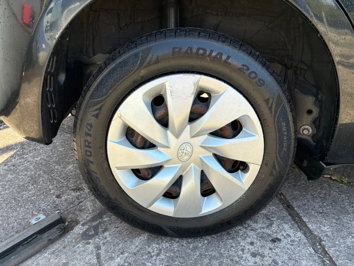 Toyota Vitz DBA-KSP130 5DR AUTO - Image 3