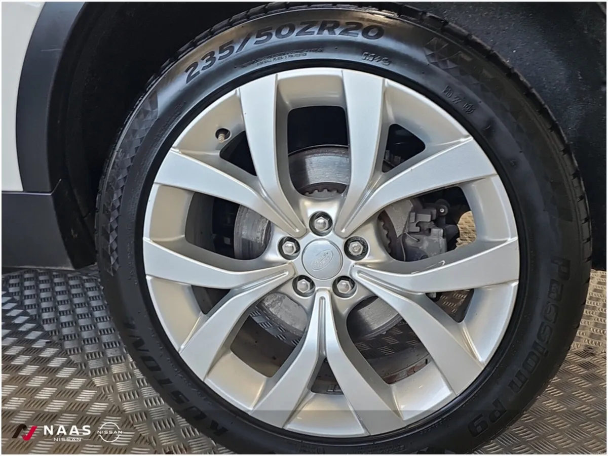 Land Rover Discovery Sport 1.5 PHEV SE AU 5DR AUTO - Image 6