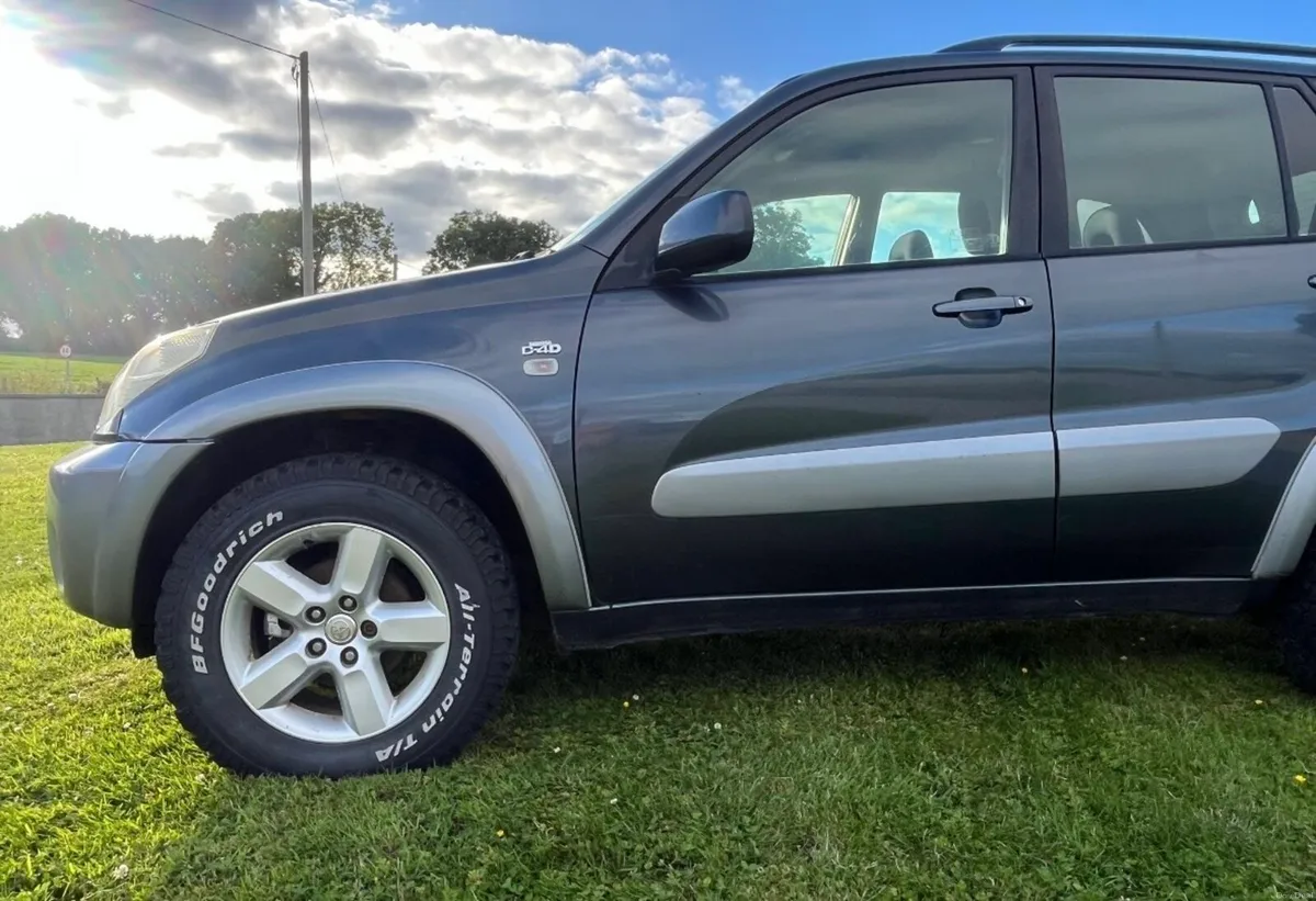 Toyota Rav 4 - Image 5