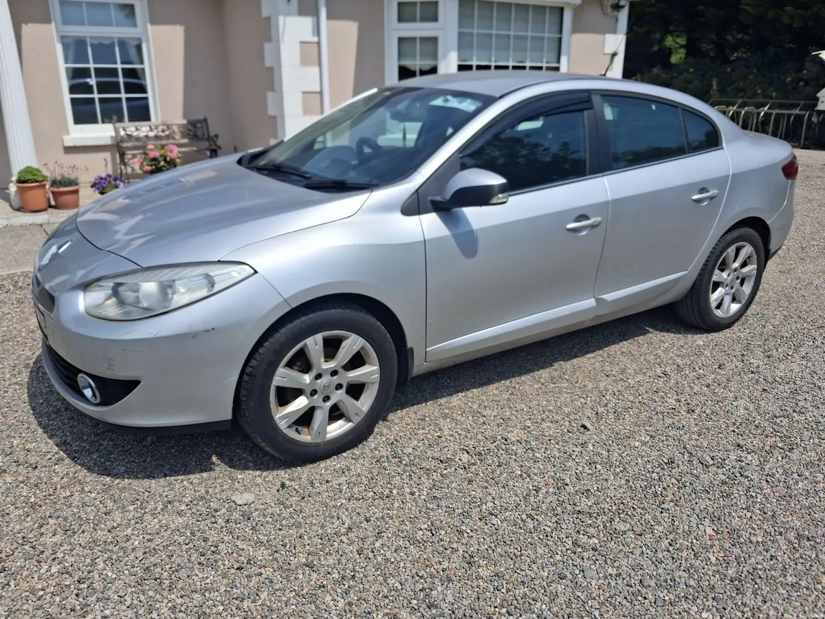 Renault Fluence 2010 - Image 2