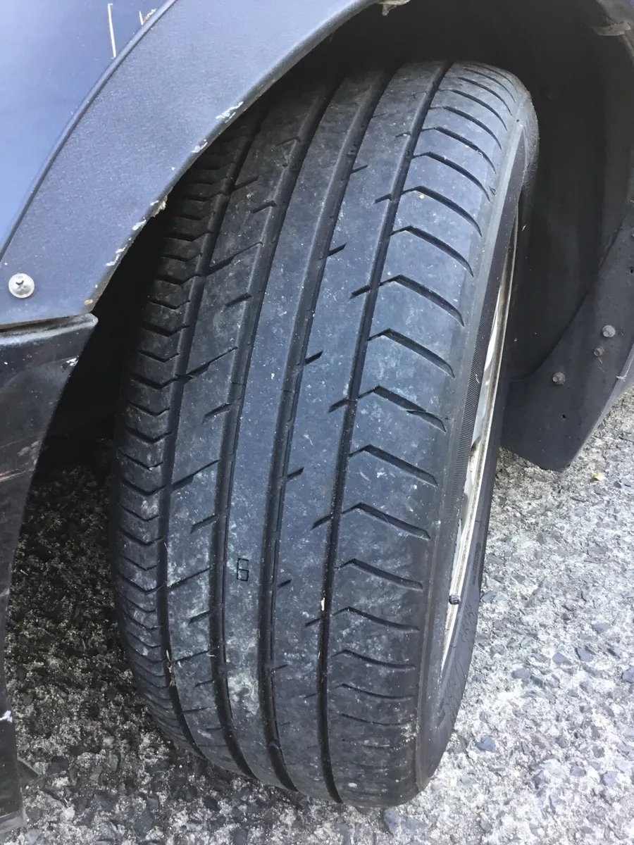 Car - Image 1