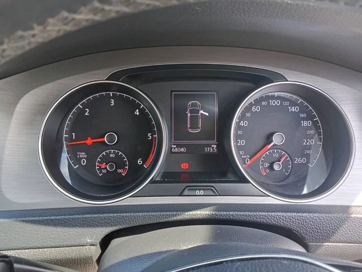 2014 VW Golf 1.6TDI BlueMotion 68,048 km Fresh NCT - Image 3