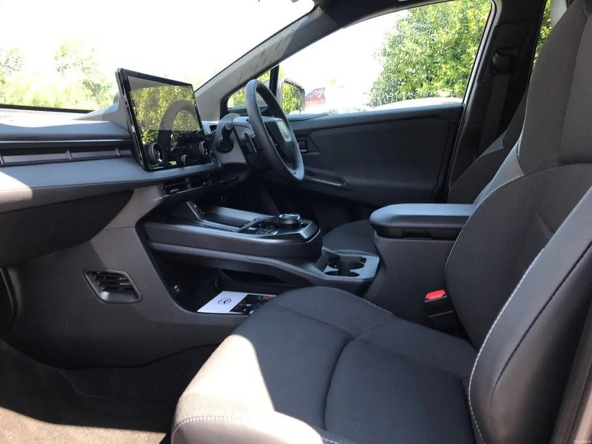 Toyota C-HR EV SPORT - GRANDONS - DEMO SALE! - Image 6