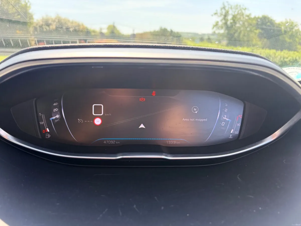 Peugeot 3008 FL ALLURE 1.5 BLUE HDI 13 130 6.2 - Image 2
