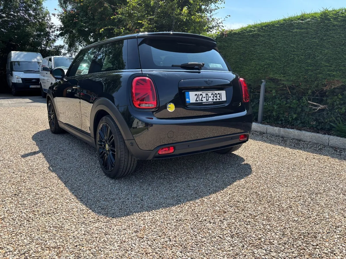 2021 MINI Cooper S Electric – Level 2 - Image 2