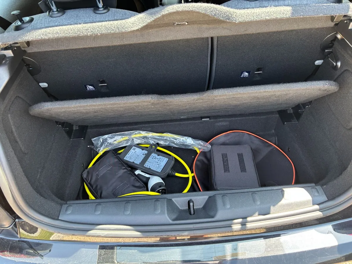 2021 MINI Cooper S Electric – Level 2 - Image 4