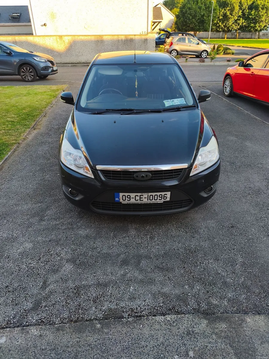 Ford Focus 2009 - Image 2