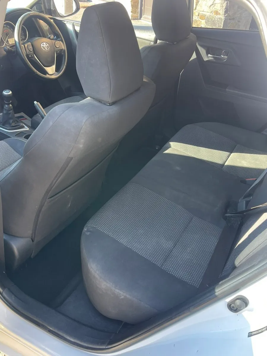 Toyota Auris - Image 3