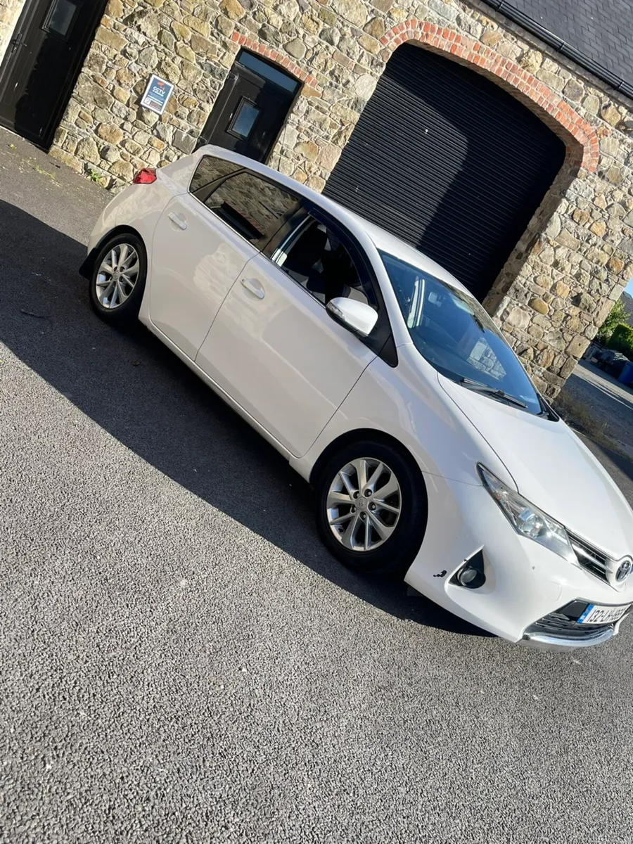 Toyota Auris - Image 1