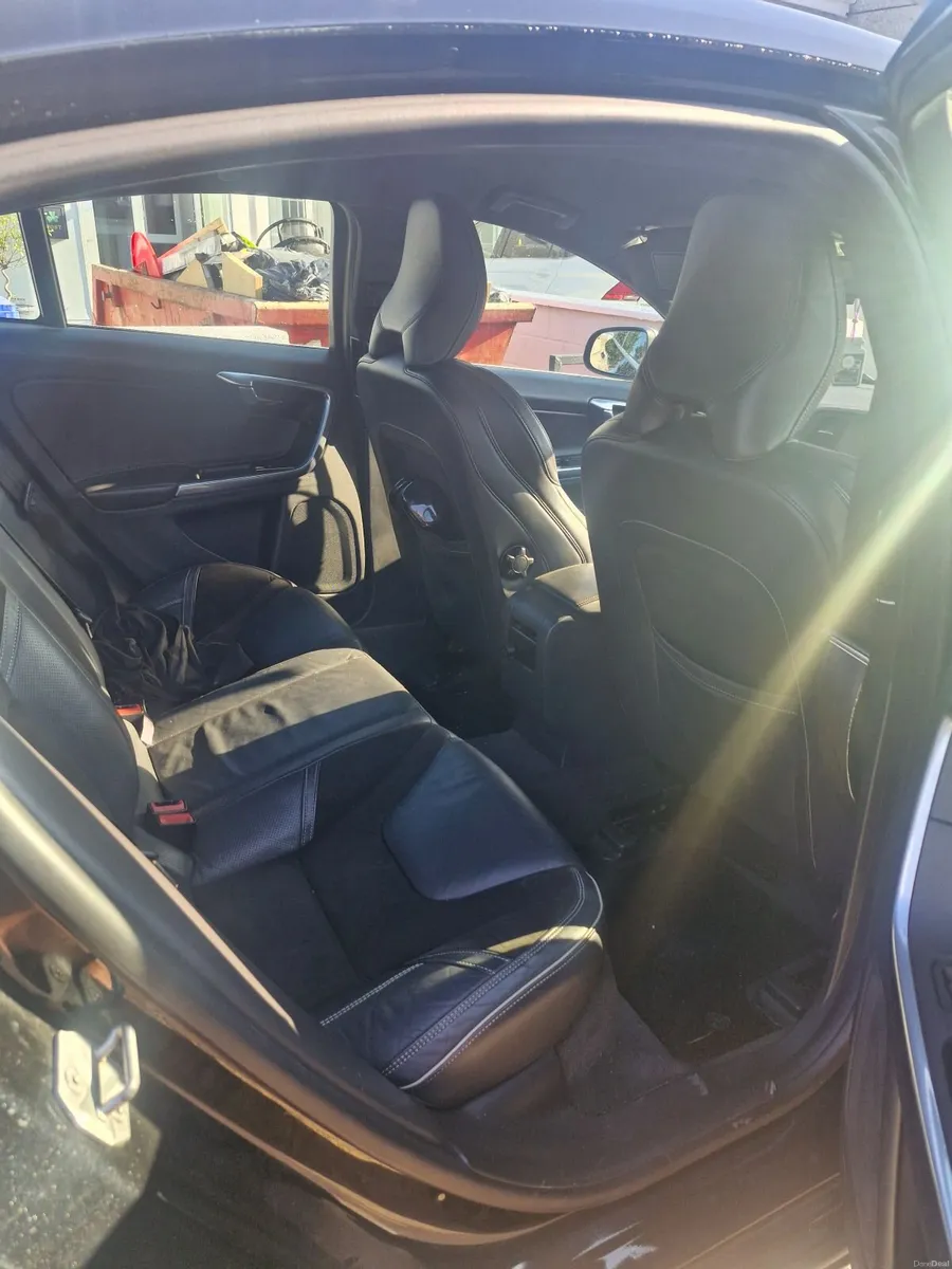 Volvo S60 2014 R Design - Image 2