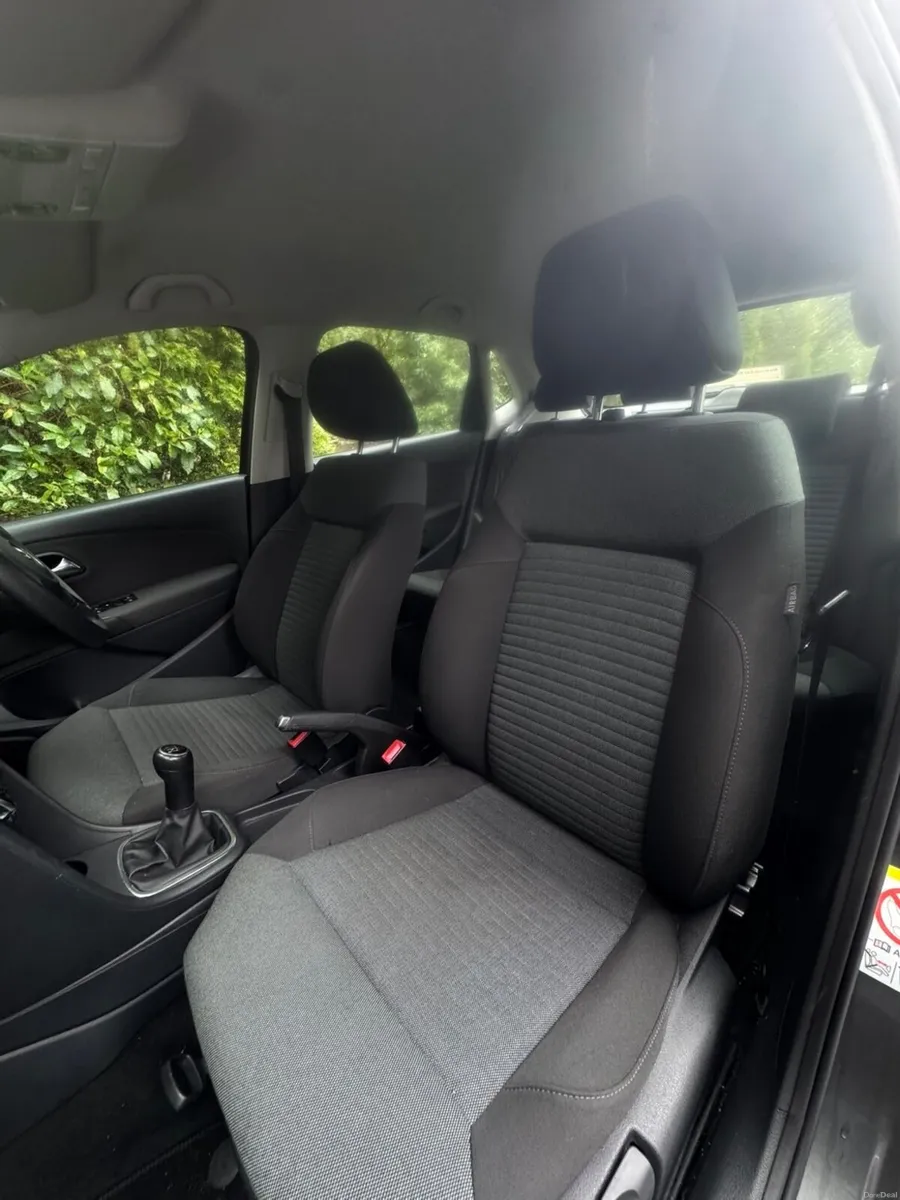 Volkswagen Polo 2011 - Image 4