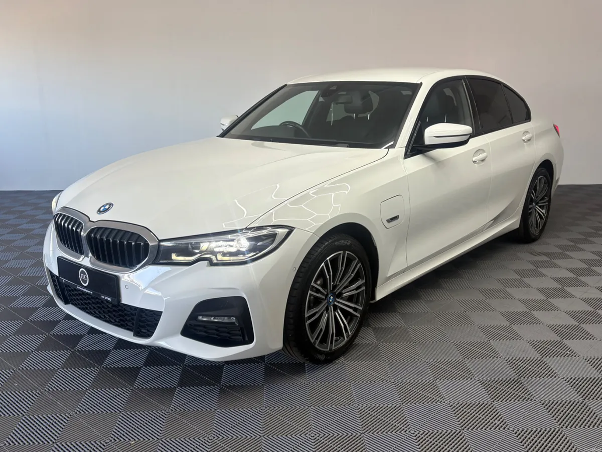 BMW 3-Series 330e M Sport  2021 - Image 3